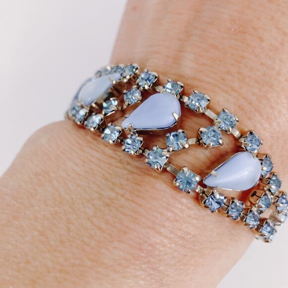 Vintage 1950s Blue Glass Rhinestone Moonglow Bracelet Mid Century Silver Tone - Picture 14 of 15